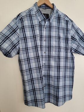 Men's Light Blue Plaid Short-Sleeve Button-Up Shirt XL